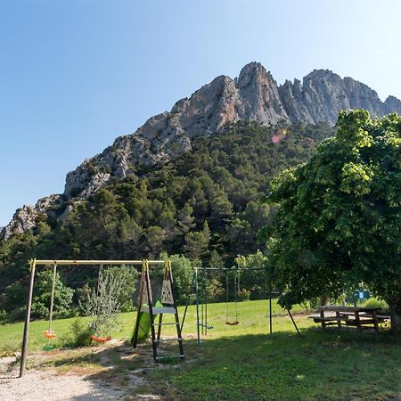 ホテル Domaine Saint Julien ビュイ・レ・バロニ エクステリア 写真